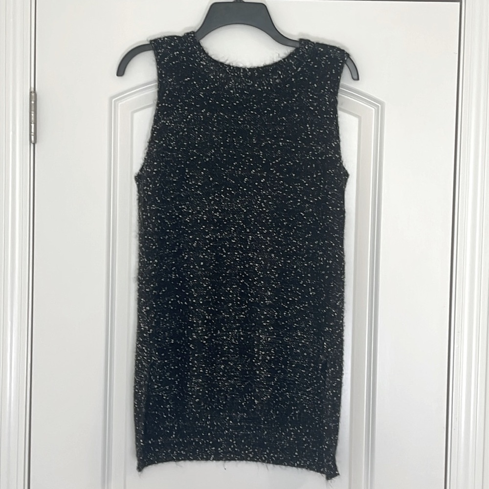 New Directions Black White Sleeveless Knit Sweater Size M